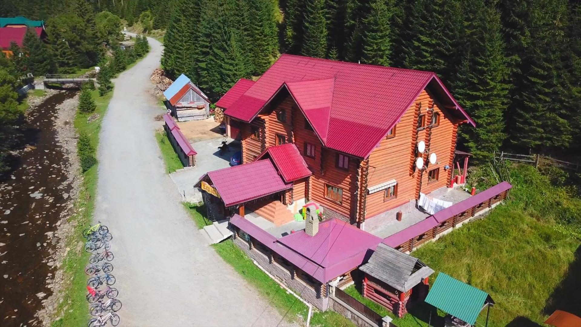 Hotel Berloga-Sinevir Synevyrsʼka Polyana المظهر الخارجي الصورة