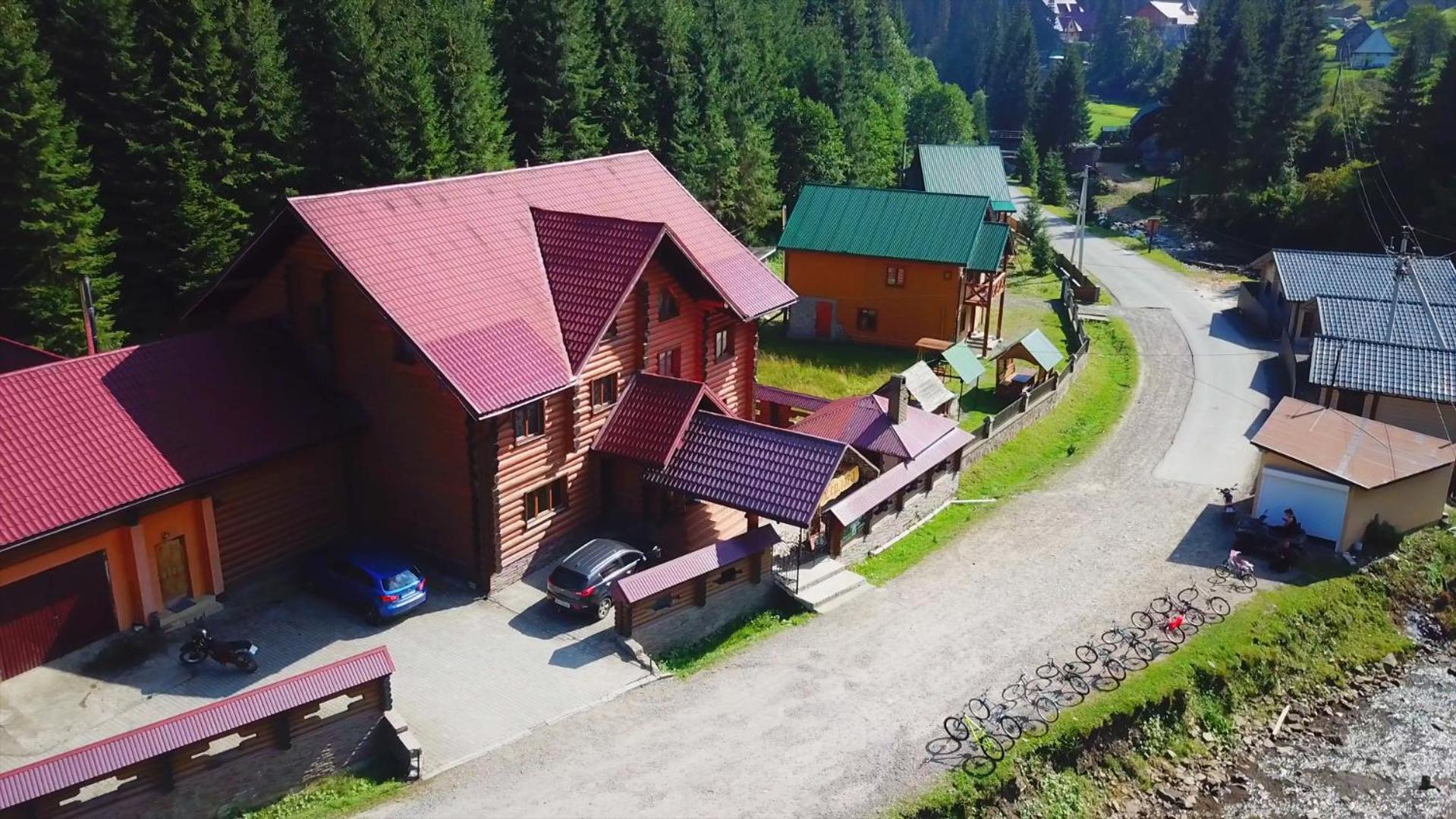 Hotel Berloga-Sinevir Synevyrsʼka Polyana المظهر الخارجي الصورة