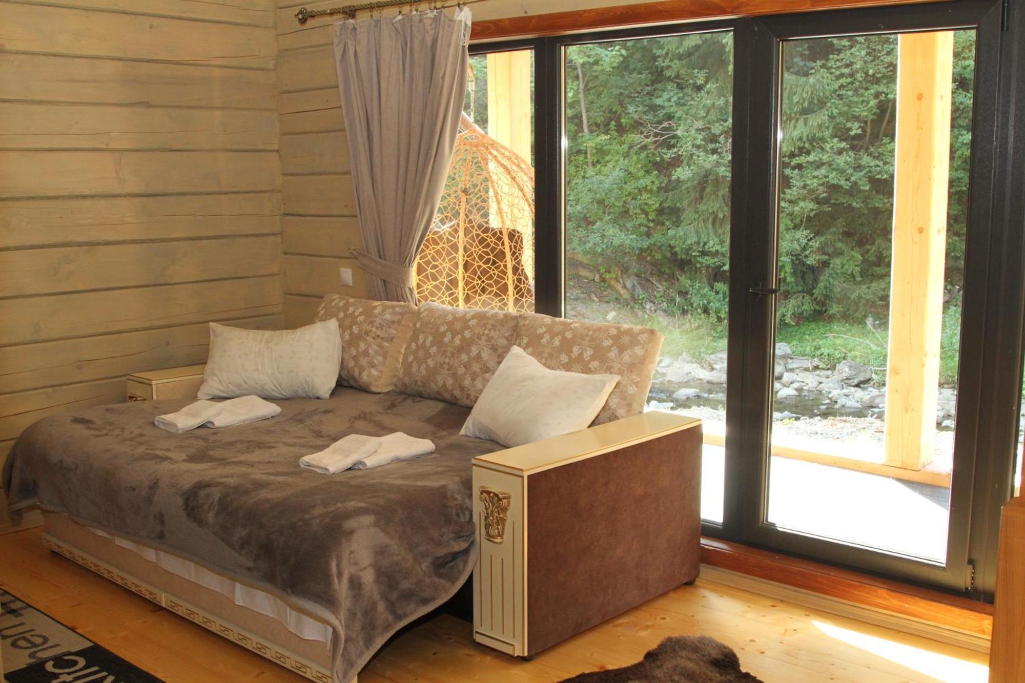 Hotel Berloga-Sinevir Synevyrsʼka Polyana المظهر الخارجي الصورة