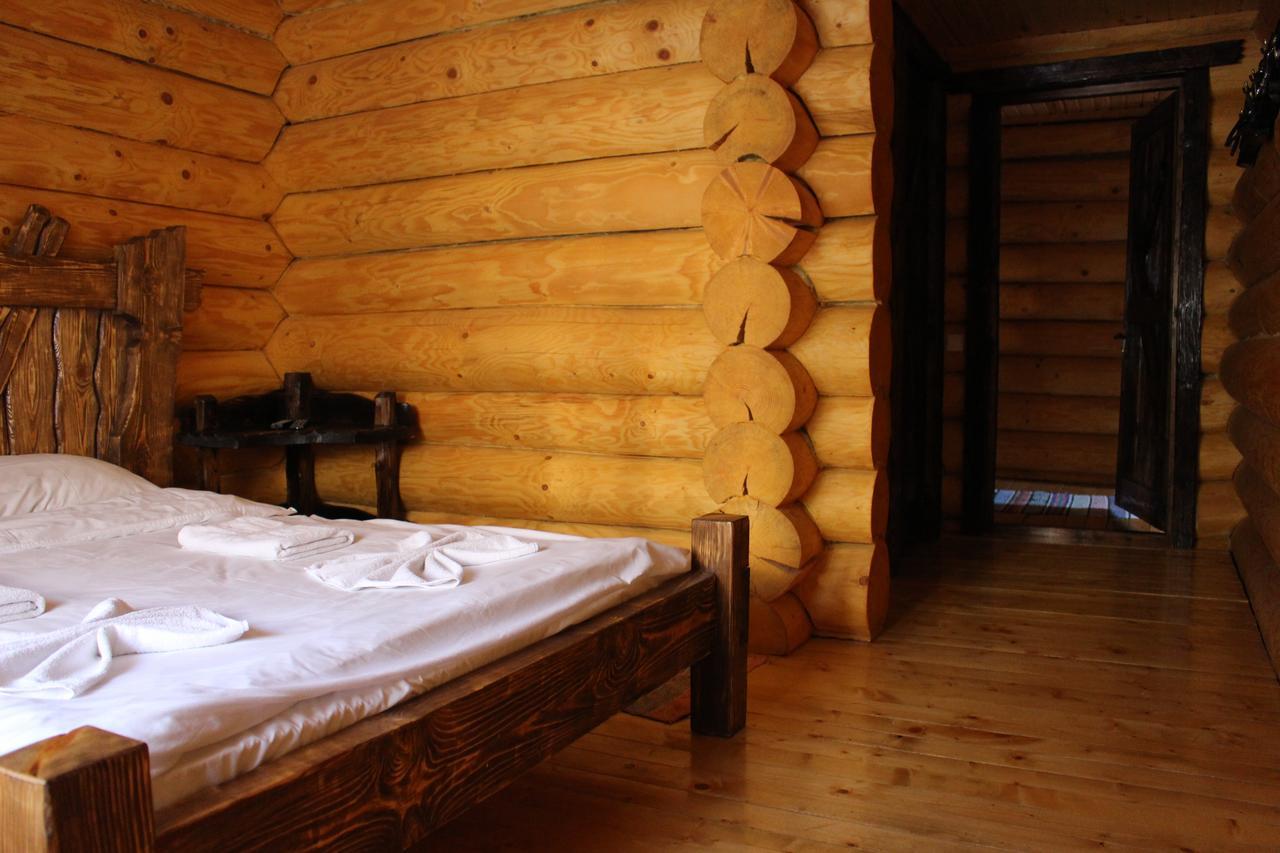 Hotel Berloga-Sinevir Synevyrsʼka Polyana المظهر الخارجي الصورة